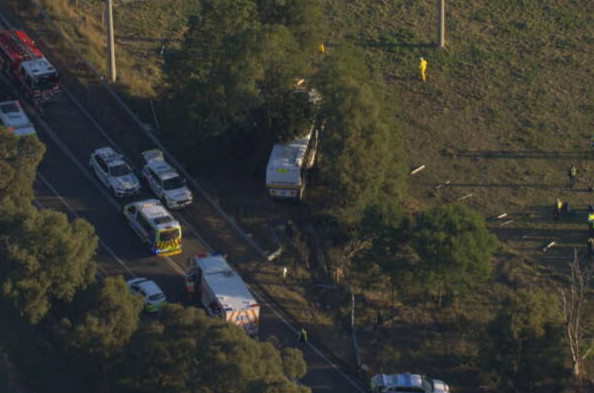 Μελβούρνη: Νεκρός οδηγός σχολικού λεωφορείου που έπεσε σε δέντρο – Τραυματίστηκαν παιδιά