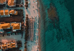 Οι πρώτες πτήσεις drones στη Χαλκιδική για έλεγχο παραβάσεων σε αιγιαλό και παραλίες