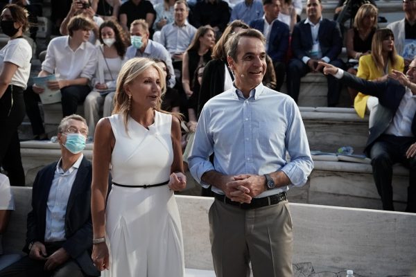 Εξώδικο, μήνυση, «καμία συγγνώμη» – Η κόντρα Μαρέβας Γκραμπόφκσι – Έλενας Ακρίτα, συνεχίζεται