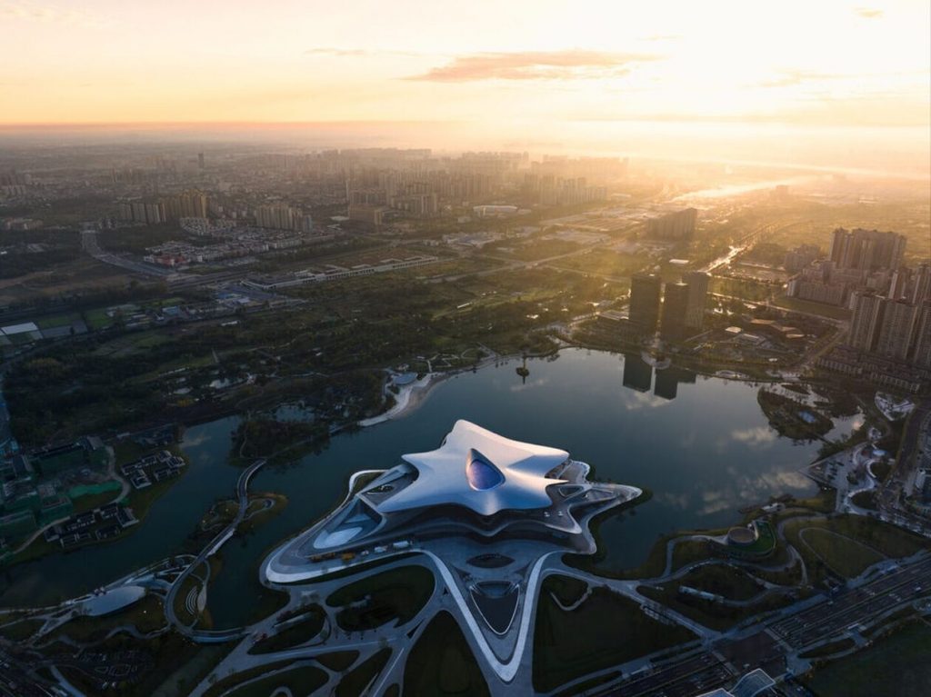 Το μουσείο στην Κίνα που θυμίζει διαστημόπλοιο – Χτίστηκε μέσα σε μόλις έναν χρόνο