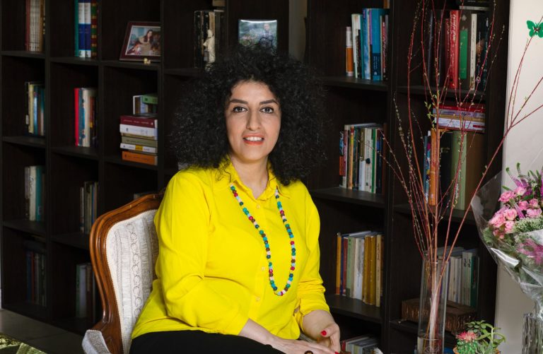 Ιράν: Σε νέα δίκη η Ναργκίς Μοχαμαντί – Κατηγορεί αστυνομικούς για σεξουαλικές επιθέσεις