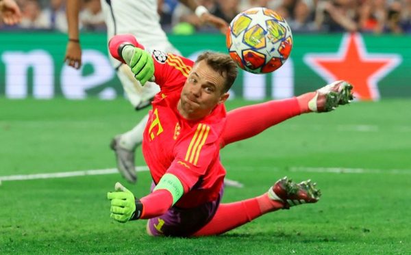 «Σφυροκόπημα» από τη Ρεάλ – Τεράστιες αποκρούσεις από τον Νόιερ (vids)