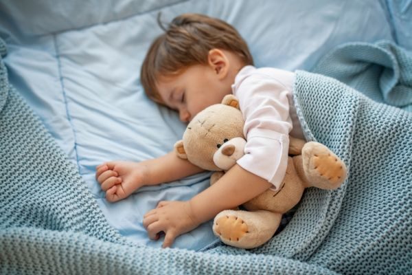 Τρεις τεχνικές που βοηθούν τα παιδιά να κοιμούνται καλύτερα