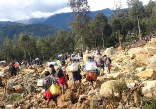Παπούα Νέα Γουϊνέα: Πάνω από 300 άνθρωποι και 1.182 σπίτια έχουν θαφτεί στη λάσπη