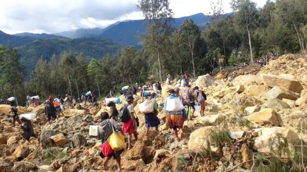 Παπούα Νέα Γουϊνέα: Πάνω από 300 άνθρωποι και 1.182 σπίτια έχουν θαφτεί στη λάσπη