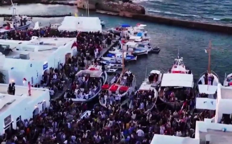 Πάσχα: «Βούλιαξαν» τα νησιά – Γεμάτοι οι δημοφιλείς προορισμοί