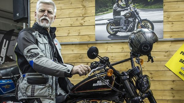 Τσεχία: Στο νοσοκομείο εξαιτίας ατυχήματος με μοτοσικλέτα ο πρόεδρος Πετρ Πάβελ