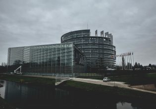 ΣΕΒ: Μανιφέστο για τις ευρωεκλογές – Τι ζητά για γραφειοκρατία, εργασία και βιομηχανία