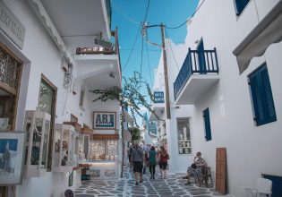 Ελληνικό σοκάκι ανάμεσα στους 20 ομορφότερους δρόμους στον κόσμο
