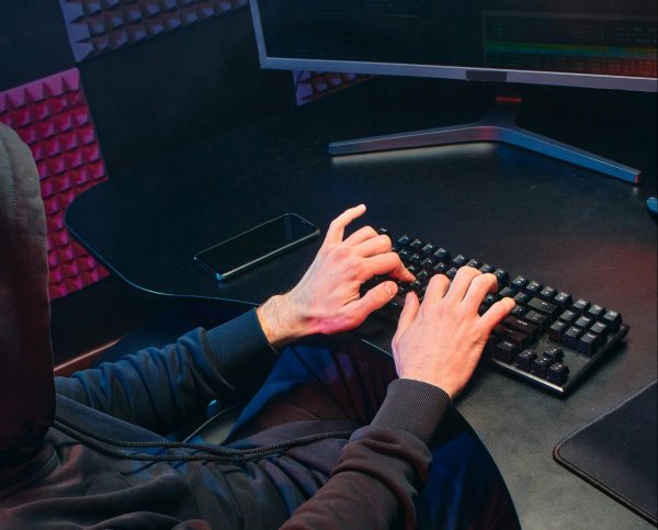 Ηράκλειο: Πώς έκαναν φτερά 8.500 ευρώ από τον λογαριασμό 59χρονου ύστερα από διαδικτυακή αγορά