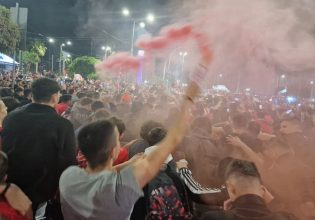 Σε έκσταση όλη η Ελλάδα για το μεγαλείο σου Ολυμπιακέ – Κόκκινη «λαοθάλασσα» στους δρόμους