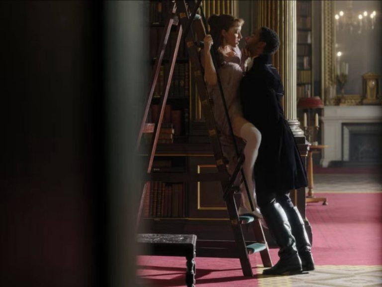 Oι σκηνές σεξ στο «Bridgerton» θέτουν στο επίκεντρο την γυναίκα