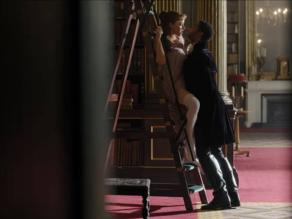 Oι σκηνές σεξ στο «Bridgerton» θέτουν στο επίκεντρο την γυναίκα