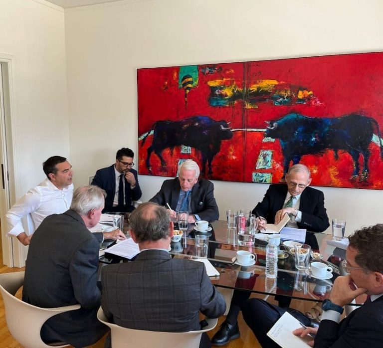 Συνάντηση Τσίπρα με αντιπροσωπεία του Chicago Council on Global Affairs