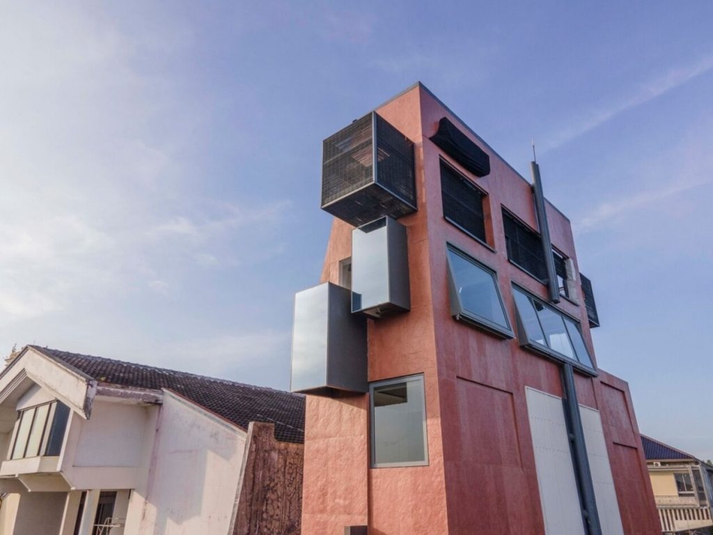 Το πιο «λεπτό» ξενοδοχείο στον κόσμο έχει πλάτος μόλις 2,8 μέτρα