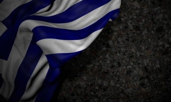 Βάζουν στο κάδρο θέματα εθνικά και παίρνει πόζα η ακροδεξιά, εκτός μένουν τα ουσιαστικά και ίσως το πληρώσουν ακριβά