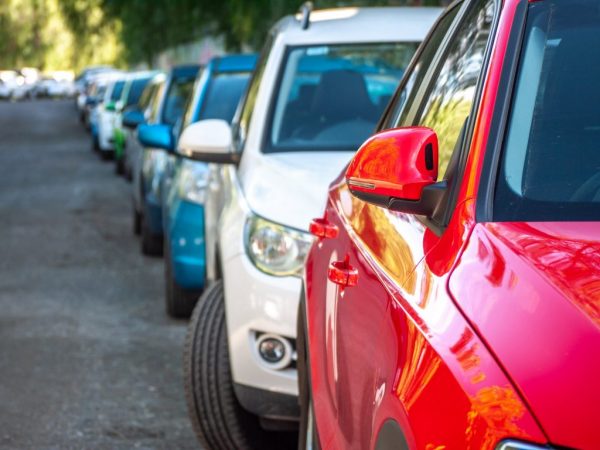 Πώς θα ρυθμίσετε τους καθρέφτες του αυτοκινήτου σας στη σωστή θέση – Το κόλπο που δεν ξέρετε