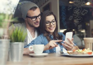 Youth Pass: Τέλος χρόνου σήμερα για τις αιτήσεις των voucher αξίας 150 ευρώ