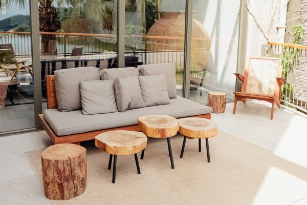 Έπιπλα κήπου και βεράντας: Ο απόλυτος οδηγός για το 2024