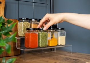 Πονοκέφαλος: Τα βότανα που μπορούν να σας ανακουφίσουν