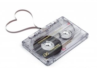 Βινύλιο: Οι κασέτες επιστρέφουν και οι καλλιτέχνες ακολουθούν