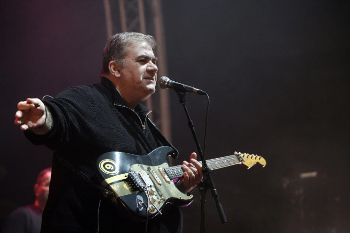 Το ιδιόχειρο σημείωμα του Δημήτρη Σταρόβα μέσα από το νοσοκομείο 