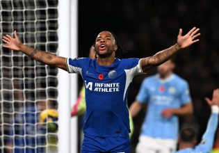 Mεγαλείο ψυχής από τον Στέρλινγκ: Θα βοηθήσει οικονομικά 14 μαθητές να εισαχθούν στο πανεπιστήμιο