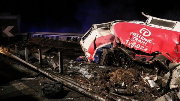 Τέμπη: Αποκαλυπτικές εικόνες από το «μπάζωμα» λίγες ώρες μετά τη σύγκρουση των τρένων
