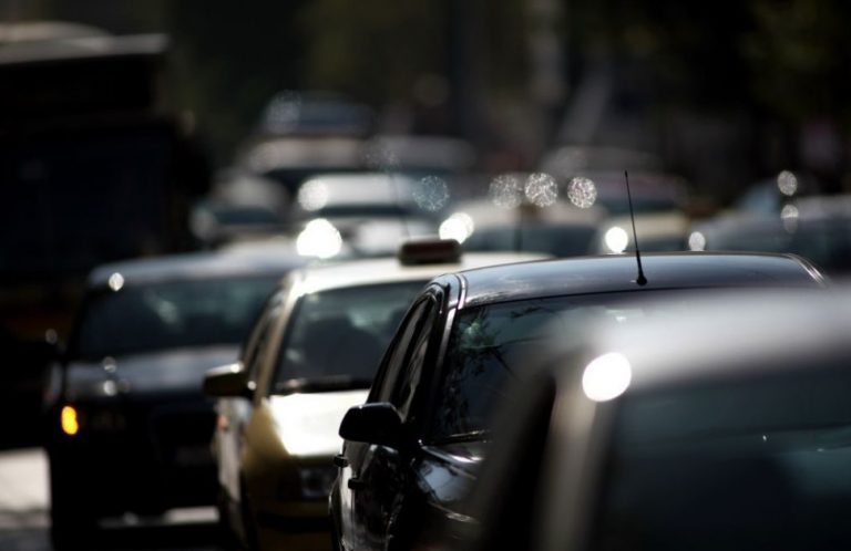 Αυξημένη κίνηση στην περιοχή του Αλίμου λόγω τροχαίου ατυχήματος