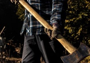 Κιλκίς: Πήγαν να τον συλλάβουν για ενδοοικογενειακή βία και τους επιτέθηκε με τσεκούρι