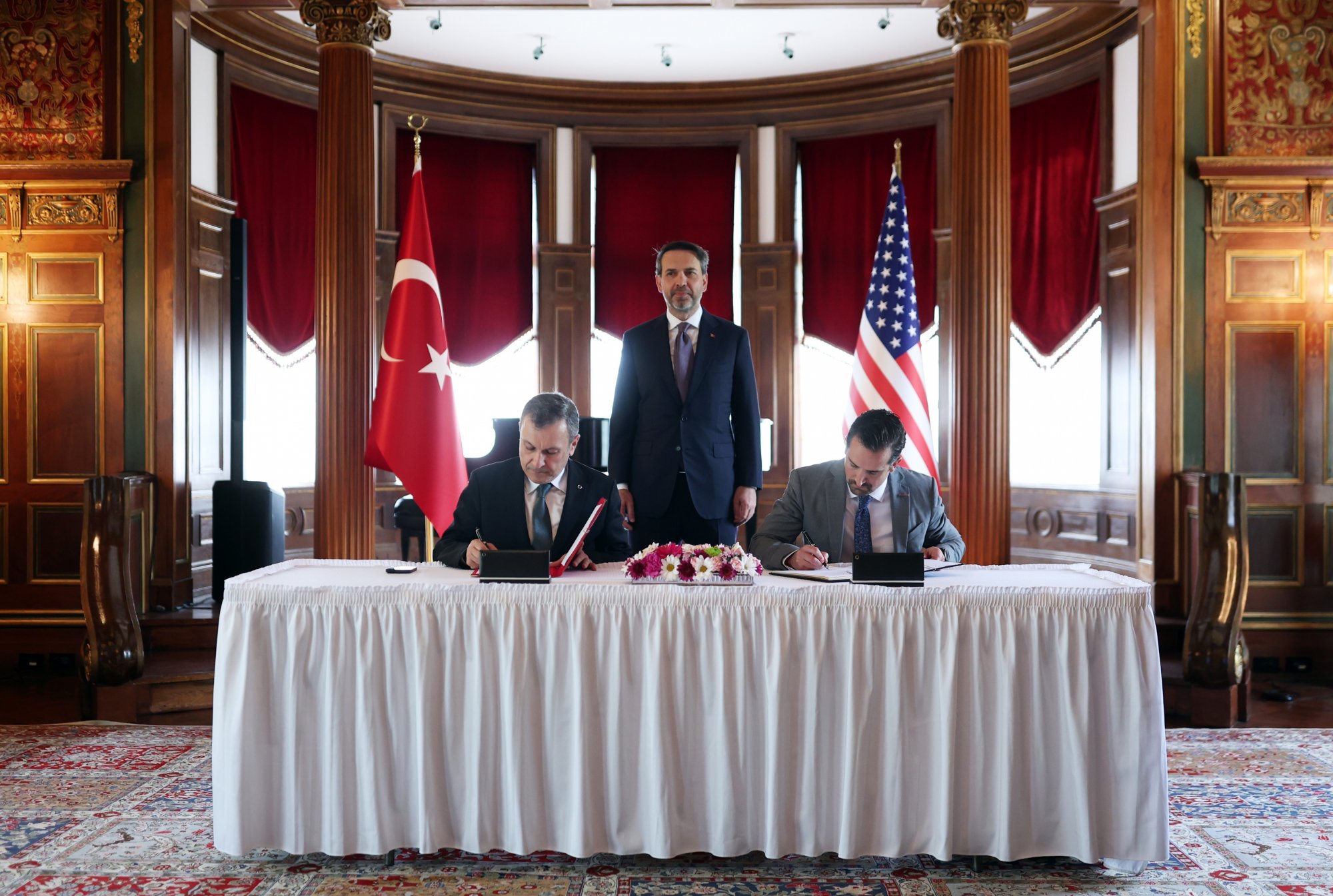 Τουρκία: Συμφωνία με ExxonMobil για προμήθεια LNG – Πώς τη συνδέουν οι Τούρκοι με την Κύπρο