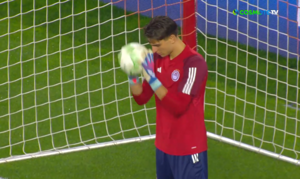 Αποθέωση από όλο το γήπεδο για τον Τζολάκη (vid)