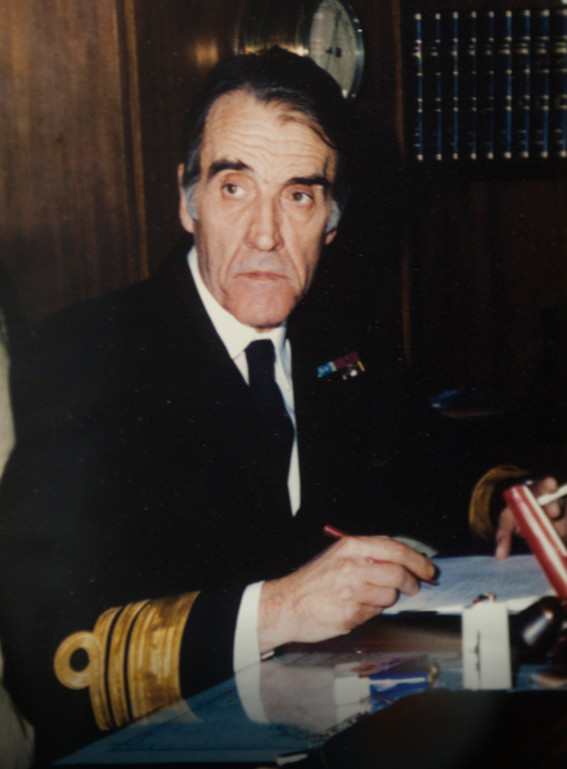 Λεωνίδας Βασιλικόπουλος: Οι ατέλειωτες νύχτες των παραισθήσεων