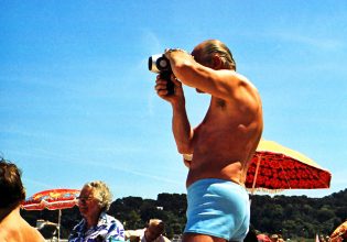 «Ένας άνδρας δεν πρέπει ποτέ να φοράει σορτς» – αλλά μήπως έφτασε η στιγμή να δείξει κι αυτός λίγο πόδι;