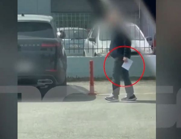 Χαλκίδα: Ο επιχειρηματίας που κατήγγειλε το κύκλωμα εφοριακών με το φακελάκι των 10.000 ευρώ στο χέρι