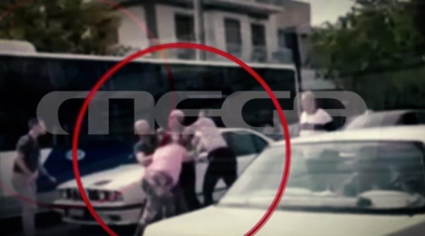Αιγάλεω: «Με έχουνε χτυπήσει παντού» – Το ζευγάρι περιγράφει τον εφιάλτη που έζησε στη μέση του δρόμου