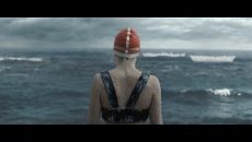 Life: Η πρωτοπόρος κολυμβήτρια της Μάγχης τιμάται στην ταινία «Young Woman and the Sea»