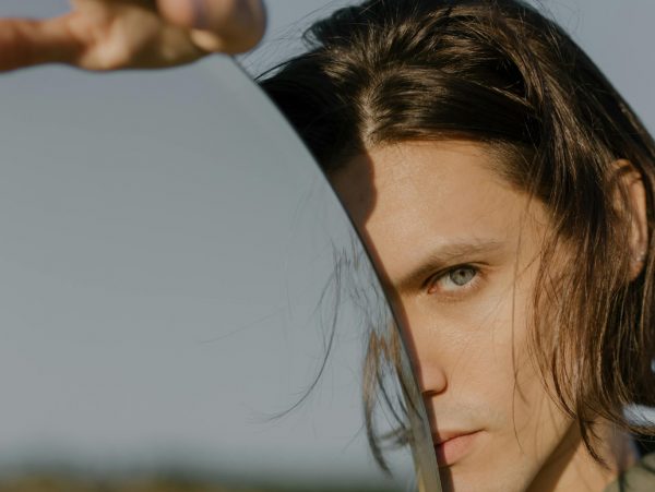 Τελικά είναι όλοι ναρκισσιστές; Τι απαντούν οι ειδικοί