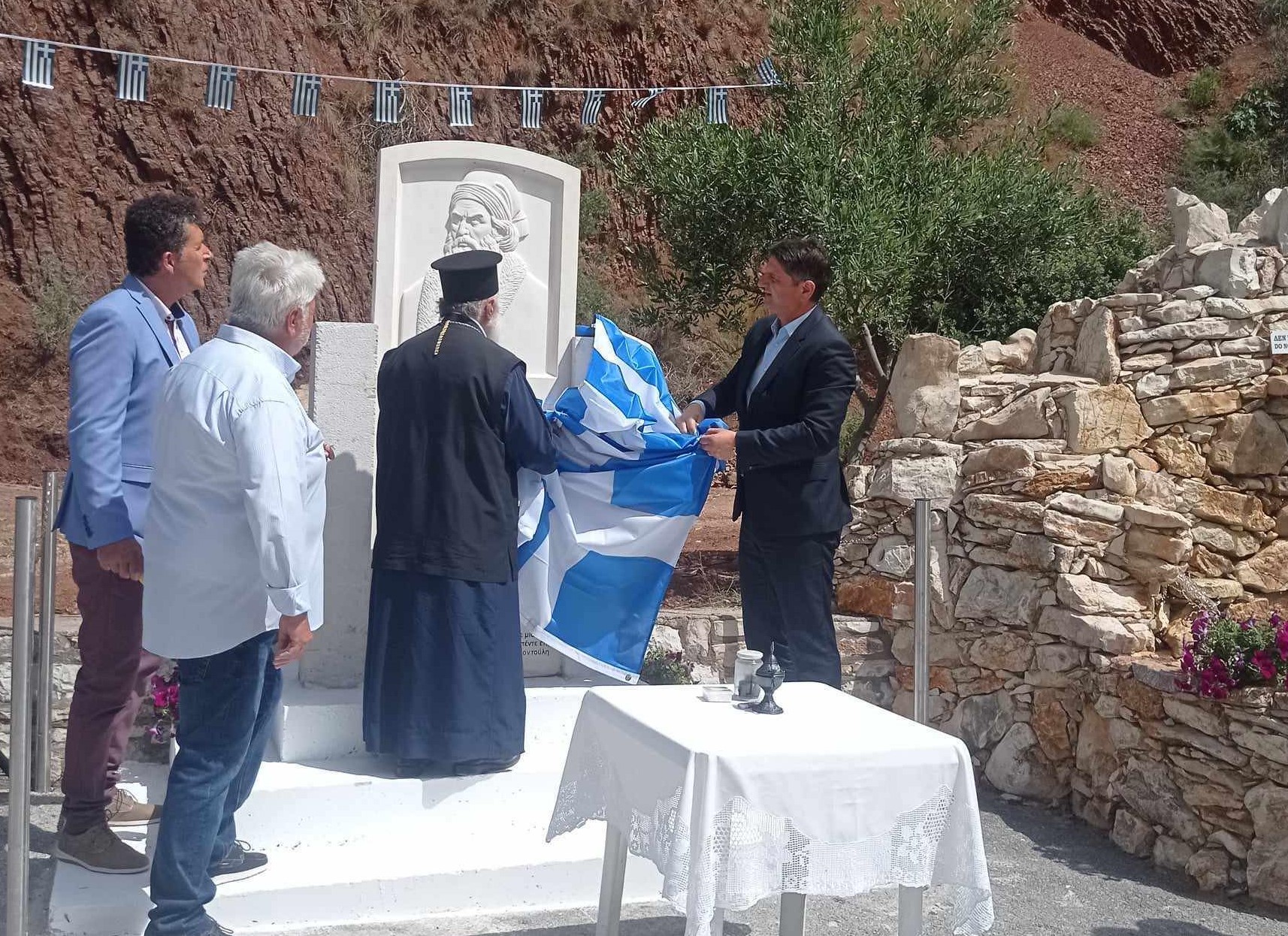 Αποκαλυπτήρια μνημείου του Παπαφλέσσα στο Δήμο Μεσσήνης