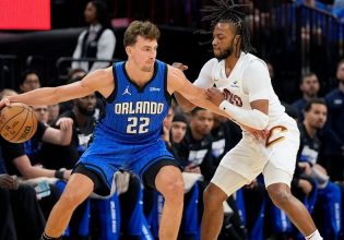 Στα ημιτελικά το Κλίβελαντ με μεγάλη ανατροπή