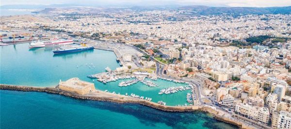 Ηράκλειο: Μηχανική βλάβη στο καταμαράν «power jet» – Απαγορεύτηκε ο απόπλους