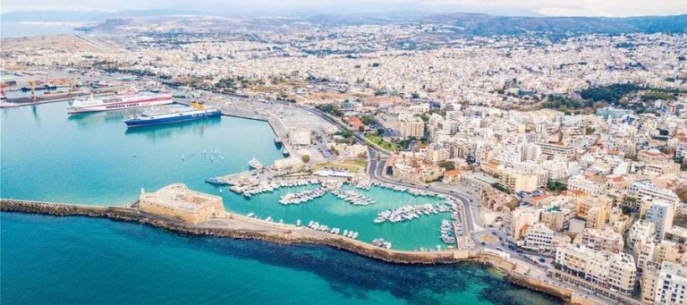 Ηράκλειο: Μηχανική βλάβη στο καταμαράν «power jet» – Απαγορεύτηκε ο απόπλους