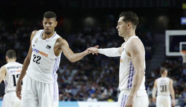 Marca: «Μένει σίγουρα ο Ταβάρες, φεύγουν Χεζόνια και Πουαριέ»