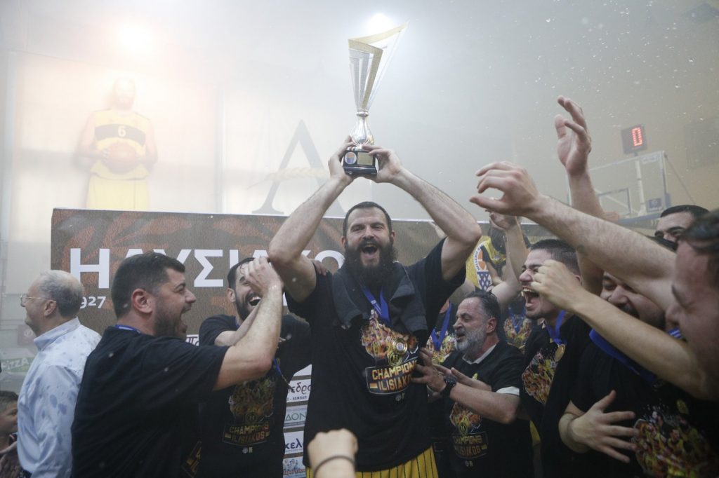 Ο Αντώνης Φώτσης στα 43 του ανεβάζει τον Ηλυσιακό στα μεγάλα σαλόνια