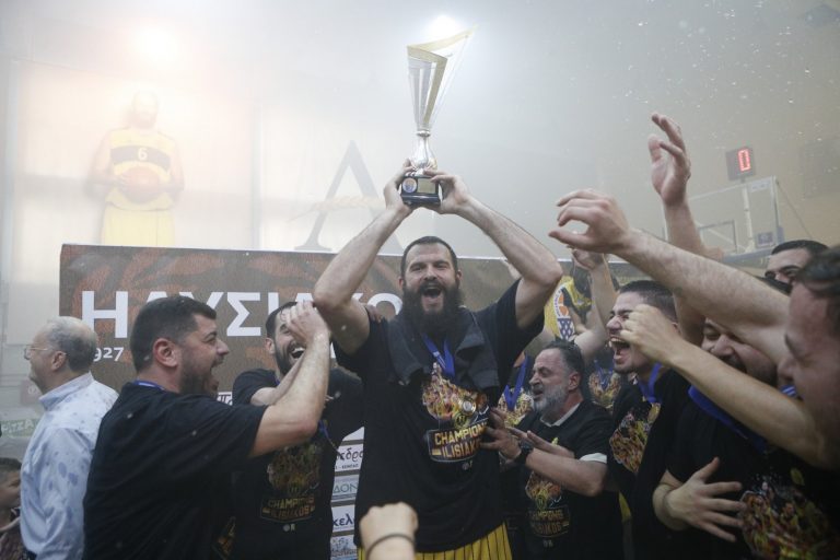 Ο Αντώνης Φώτσης στα 43 του ανεβάζει τον Ηλυσιακό στα μεγάλα σαλόνια