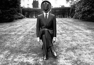 Η εποχή της Μεταπολίτευσης έχει τελειώσει προ πολλού – και το πολιτικό προσωπικό είναι απαξιωμένο