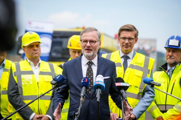 Πετρ Φιάλα: Κατηγορεί τη Ρωσία για την απόπειρα εμπρησμού αστικών λεωφορείων της Πράγας