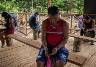 Τους ένωσε με τον έξω κόσμο και τους δίχασε εκ των έσω – Όταν το ίντερνετ συστήθηκε στους ιθαγενείς του Αμαζονίου