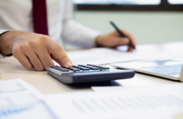 Αλαλούμ με τις προσυμπληρωμένες φορολογικές δηλώσεις – Λάθη και τροποποιήσεις αναστατώνουν τους φορολογούμενους