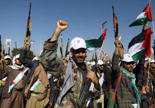 Χούθι: Επιτέθηκαν ξανά στο «Αϊζενχάουερ» – Οι ΗΠΑ ανακοίνωσαν ότι κατέρριψαν ένα drone και δύο πυραύλους